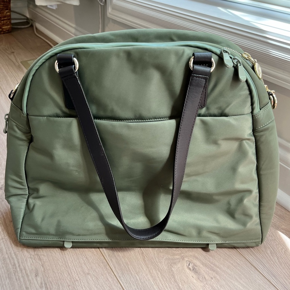 Like New - Lo & Sons OG 2 Large Laptop Overnight Bag Traveler Tote - olive green
